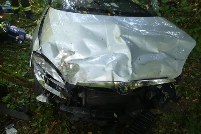 Bergneustadt NW – Autofahrerin bei Unfall auf Landstraße schwer verletzt