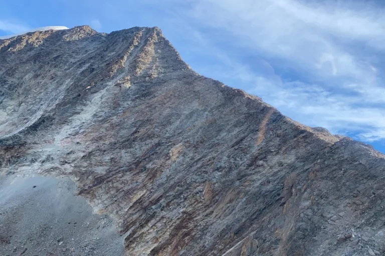 Saas Almagell VS - 28-jähriger Alpinist stürzt  ab und stirbt