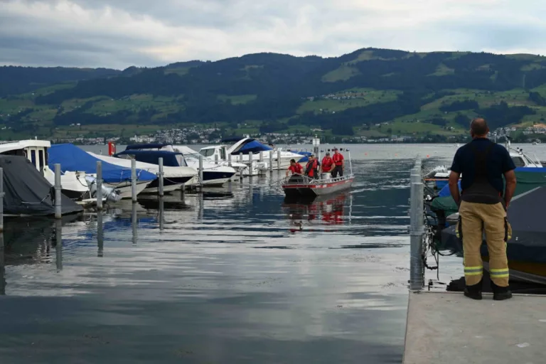 Rapperswil-Jona SG – Treibstoff gelangt in Obersee