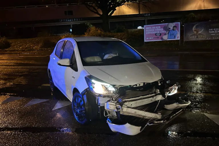 Wohlen AG – Alkoholisierter Mann verunfallt mit Auto
