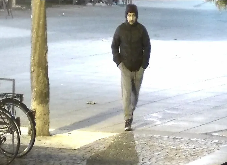 Saarbrücken – Fahndung nach Messerangriff auf junge Frau