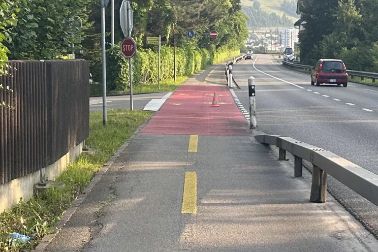 Hurden SZ – Autofahrerin nach Unfallt mit Velofahrer auf der Seedammstrasse ermittelt