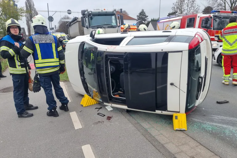 Dinslaken – Zwei Verkehrsunfälle mit Verletzten
