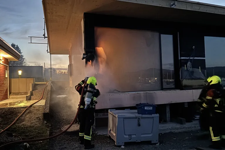 Lachen SZ – Brand an einem Neubau