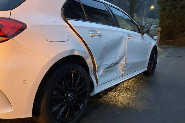 Mollis GL - Unfall an der Bahnhofstrasse