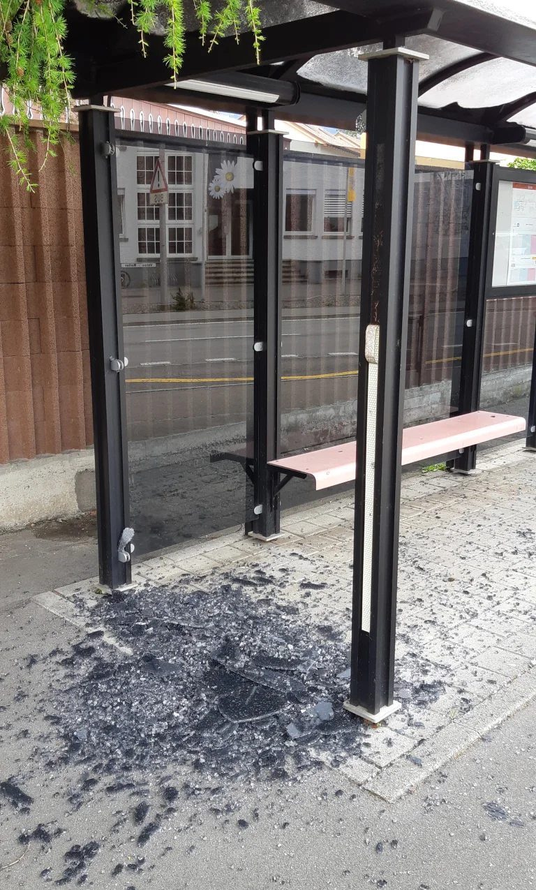 Mutwillige Zerstörungen entlang Urner Kantonsstrassen