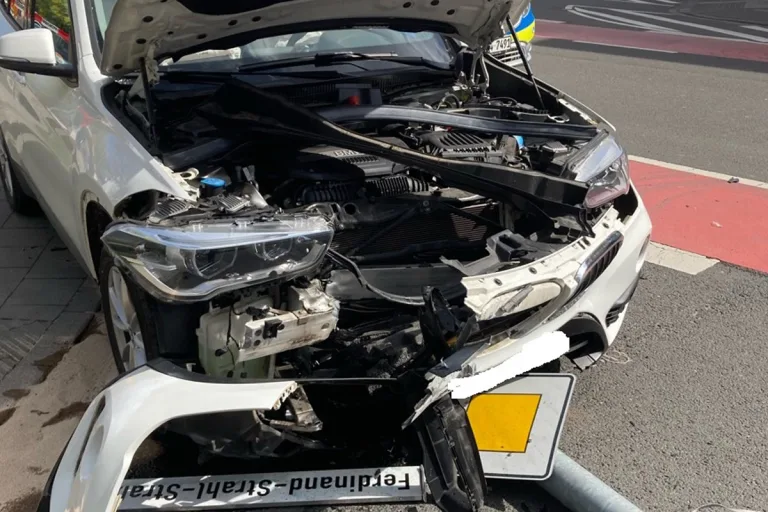 Mönchengladbach – Nach medizinischem Notfall schwer verletzt
