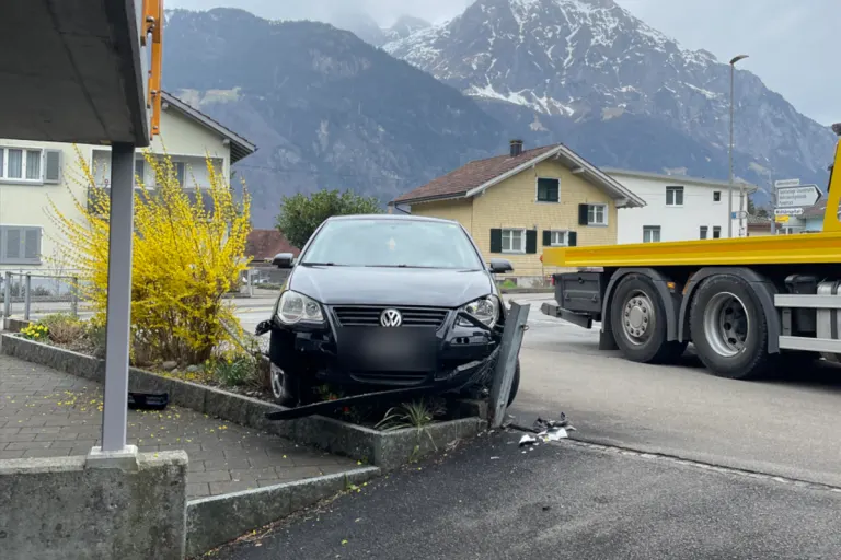 Schattdorf UR: Verkehrsunfall zwischen Personenwagen und Mofa