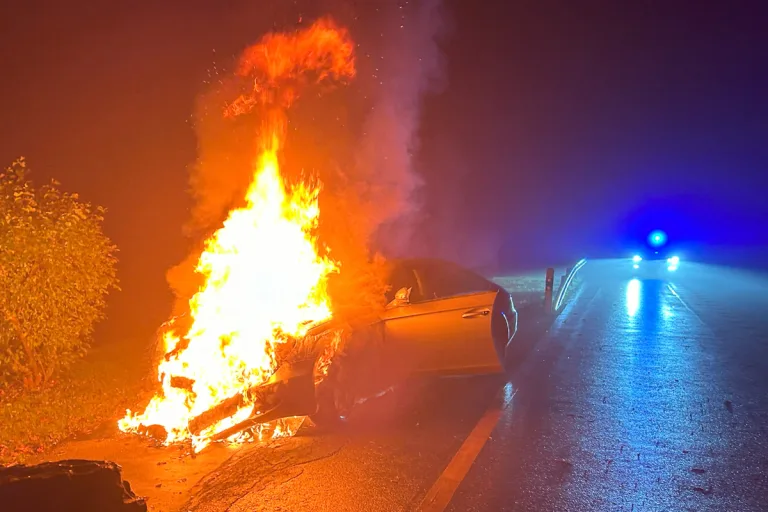 Seewen SZ – Flammen aus dem Motorenraum