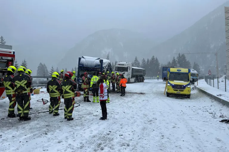 N13 Sufers GR – Zwei Verletzte nach Kollision