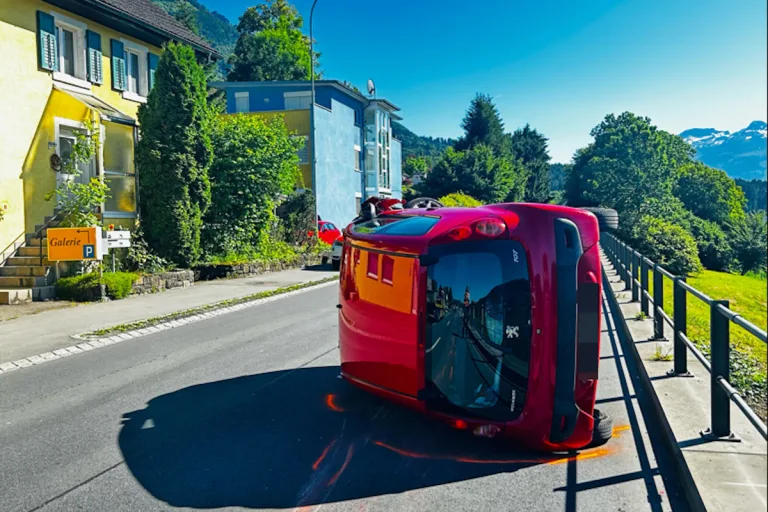 Schaanwald FL – Lenkerin nach Selbstunfall verletzt