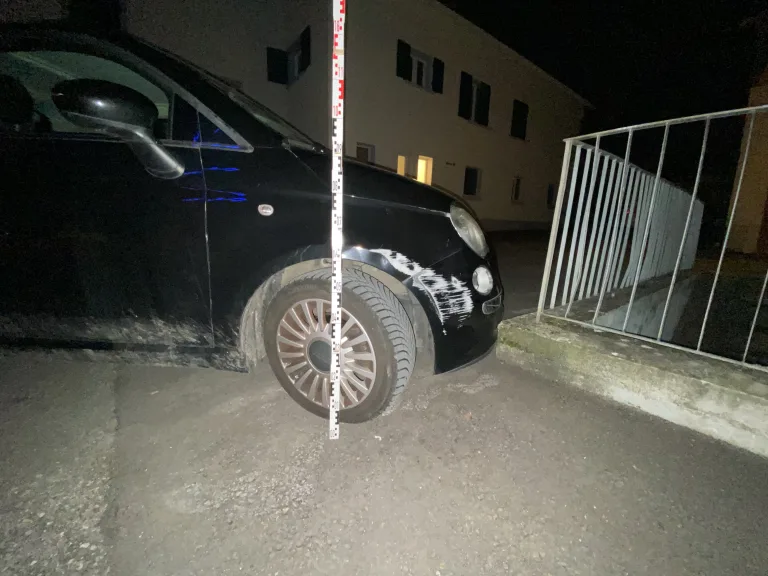 Aadorf TG – Alkoholisiert gegen Hausfassade gefahren