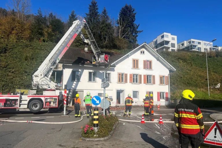 Heerbrugg SG – Brand in einem leerstehenden Einfamilienhaus - Polizei geht von Brandstiftung aus