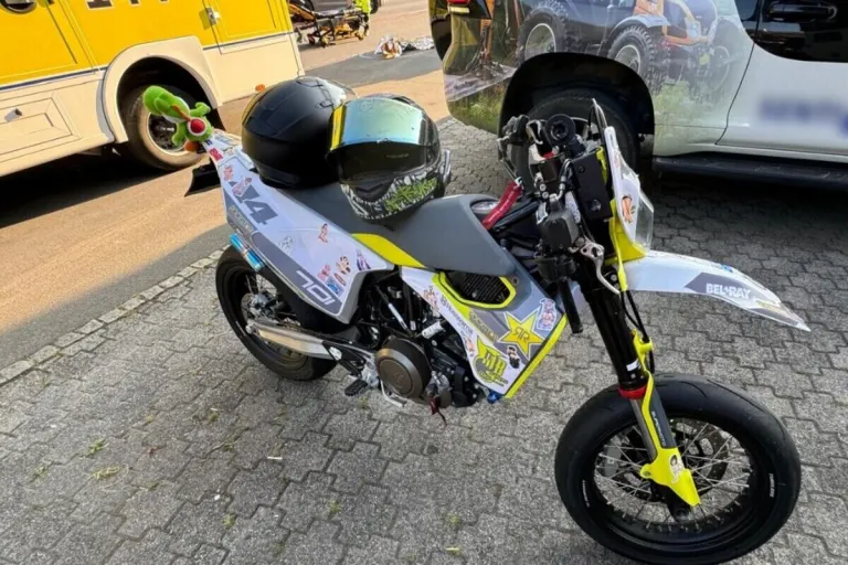Schaanwald FL - Motorradfahrer bei Auffahrkollision schwer verletzt