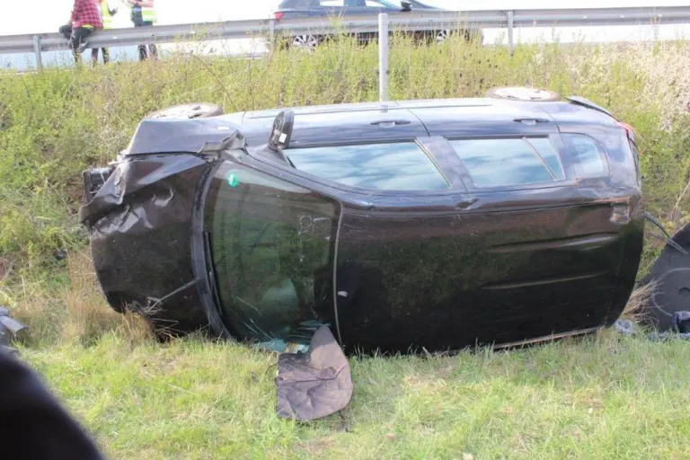 A63 Göllheim – Pkw überschlägt sich