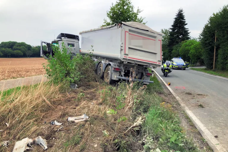 Rüthen - Nettelstädt – Schwerer Unfall mit Lkw