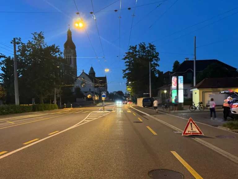 St.Gallen – E-Scooter-Fahrer bei Unfall erheblich verletzt