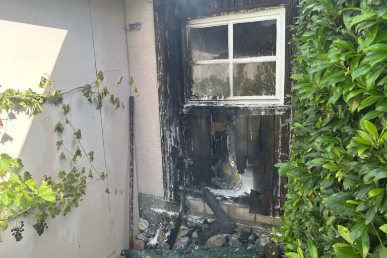 Aarburg AG – Gartenhaus gerät in Brand