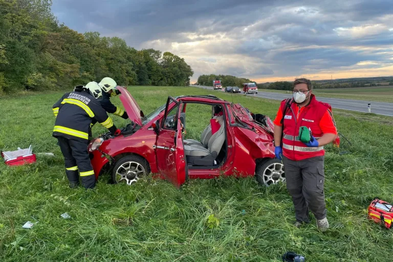Bezirk Bruck an der Leitha – Unfall fordert schwer verletzten Mann