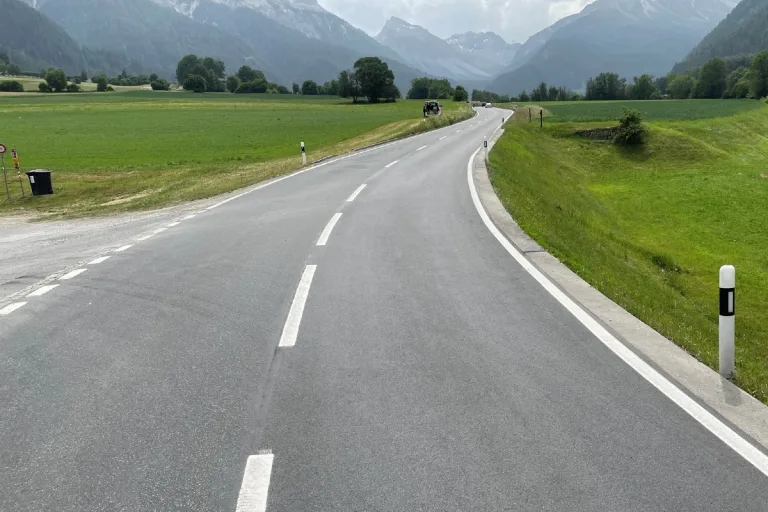 Müstair, Zernez und S. Antonio - Motorradfahrer nach Unfällen verletzt