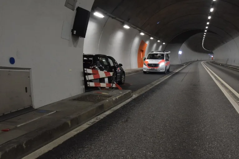 Promontogno GR - Frau von eigenem Auto erfasst