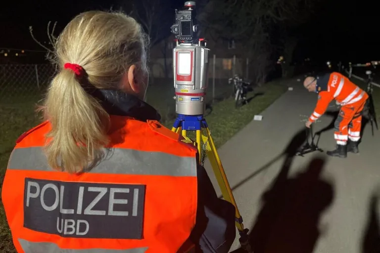 Bülach ZH - Rennradfahrer bei Unfall schwer verletzt 