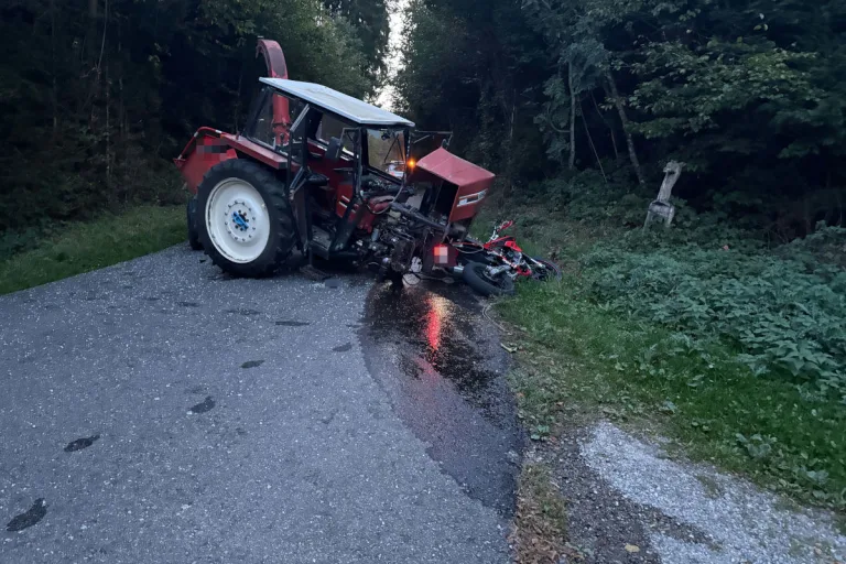 Berg TG – Schwerer Unfall zwischen Traktor und Motorrad