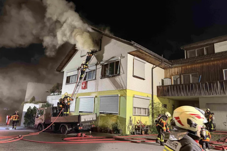 Gais AR – Brand in Dachstock von Mehrfamilienhaus