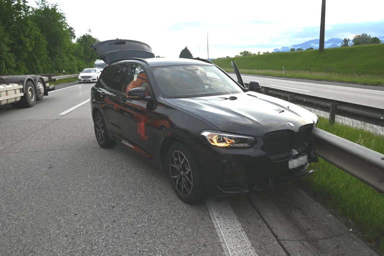 Salez SG – Stau nach Unfall auf der Autobahn A13