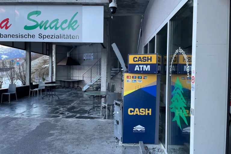Zizers GR – Bankomat gesprengt und Geld erbeutet
