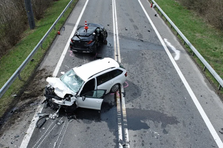 Tragischer Unfall in Malters LU - Frontalkollision auf der K10 mit Todesfolge - Strasse mehrere Stunde gesperrt