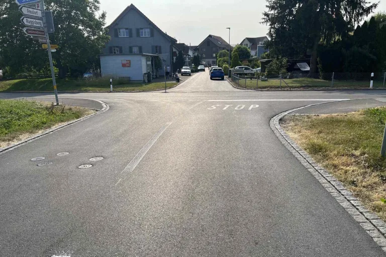 Unfall in Lömmenschwil SG -  Vom Bremspedal aufs Gaspedal gerutscht 
