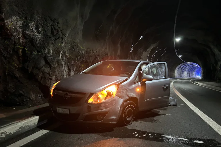 Seedorf UR - Im Harderbrand-Tunnel verunfallt 