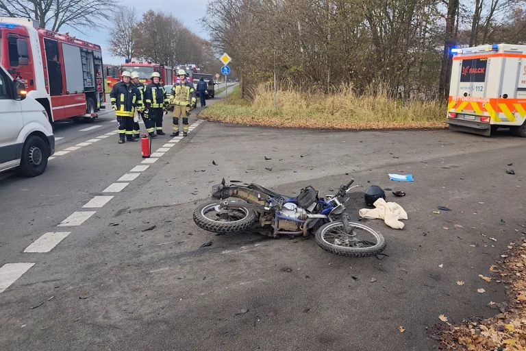 B3 Buxtehude NI – 16-jährigen Motorradfahrer bei Unfall mit Pkw verletzt