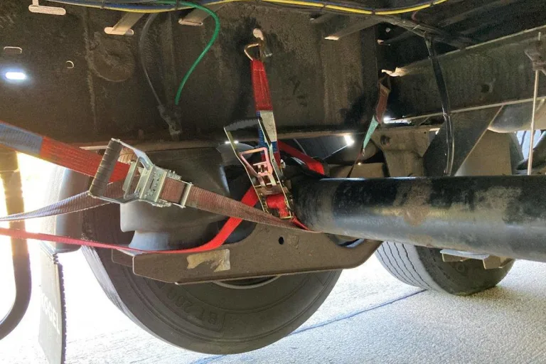 A24 Hornbek – Sattelzug mit technischen Mängeln aus dem Verkehr gezogen