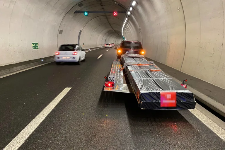 A7 Tägerwilen TG – Wegen Ladung Kontrolle verloren