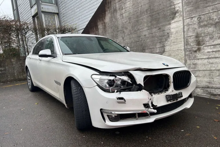 Baden AG – Jugendliche (14) verunfallen mit entwendetem BMW