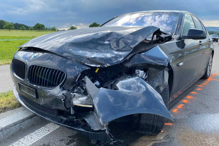 Heftige Auffahrkollision in Cham ZG