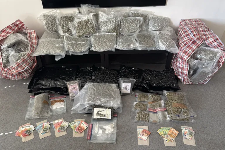 Wien – Fünf Festnahmen bei Drogenrazzia