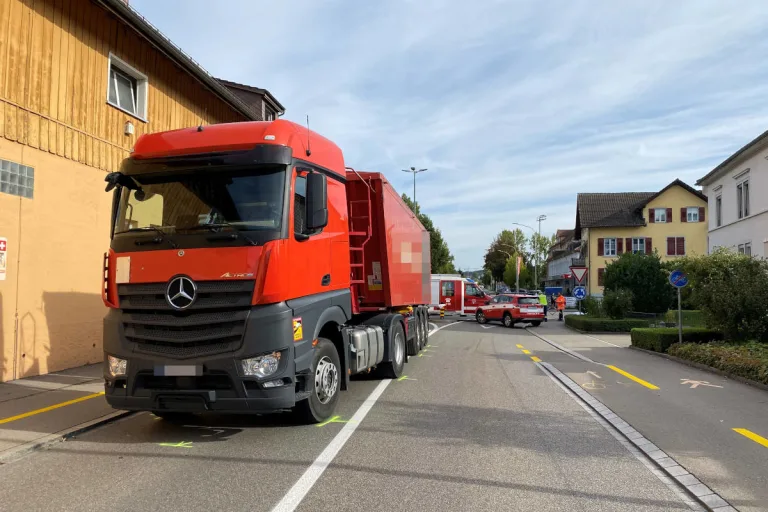 Kreuzlingen TG – Velofahrer von Lastwagen erfasst und tödlich verletzt worden