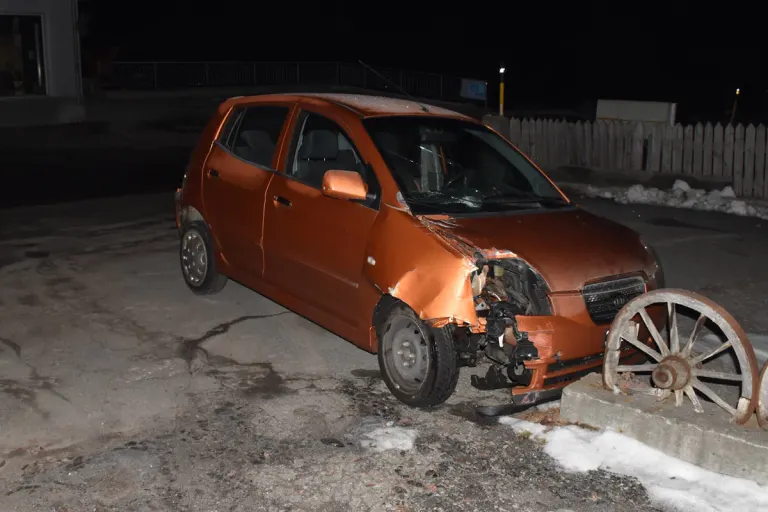 Samedan GR – Auto mit Barriere kollidiert