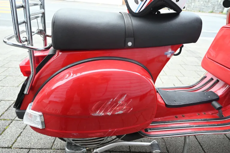 Sargans SG – Fahrunfähiger verursacht Selbstunfall mit Vespa