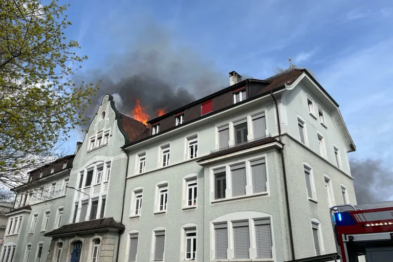 Gerlafingen SO – Dachstockbrand in historischem Gebäude