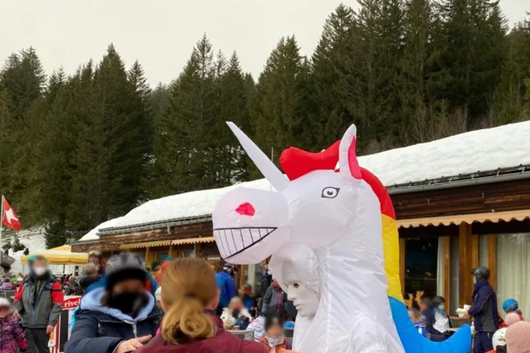 Kanton Glarus - Restaurantterrassen in den Skigebieten müssen ab 1. März 2021 geschlossen bleiben!