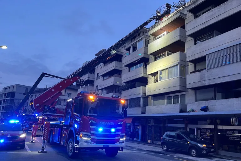 Siders VS – 50 Personen bei Brand aus Gebäude evakuiert