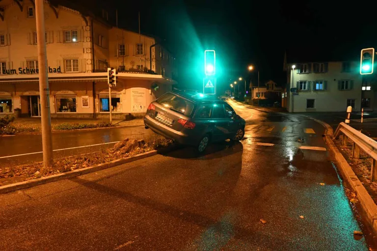 Sargans SG - Autofahrer verunfallt in alkoholisiertem Zustand 
