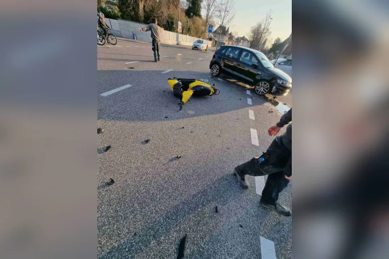 Stadt Solothurn – Rollerfahrer von Auto erfasst und verletzt