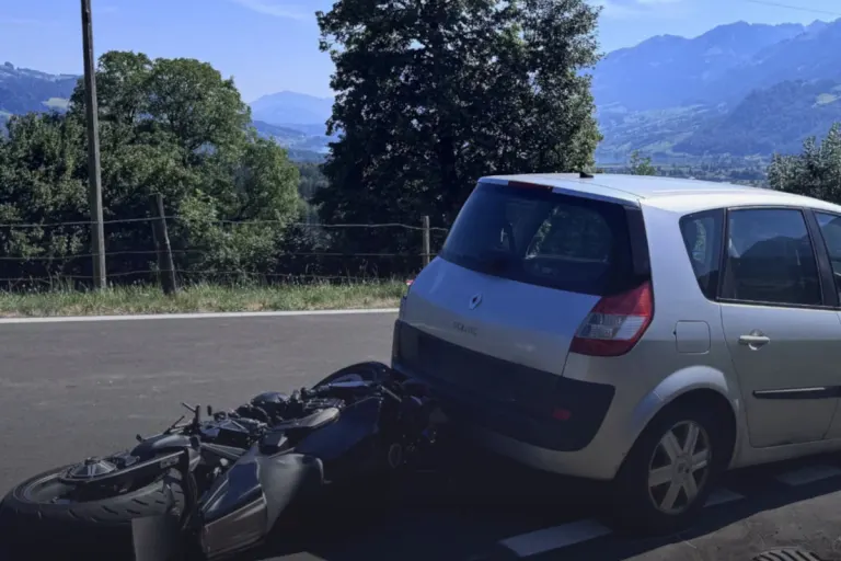 Giswil OW – Motorradfahrer nach Unfall im Spital