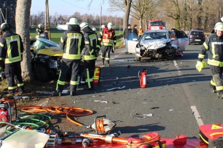 Rahden-Tonnenheide – Schwerer Unfall mit fünf Verletzten