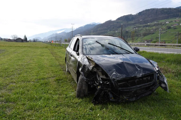 Flums Hochwiese SG – In Wildschutzzaun gefahren
